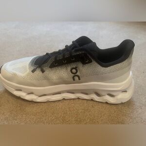 On Running Cloudstratus Sneakers CloudTec Phase White Black Men’s 8